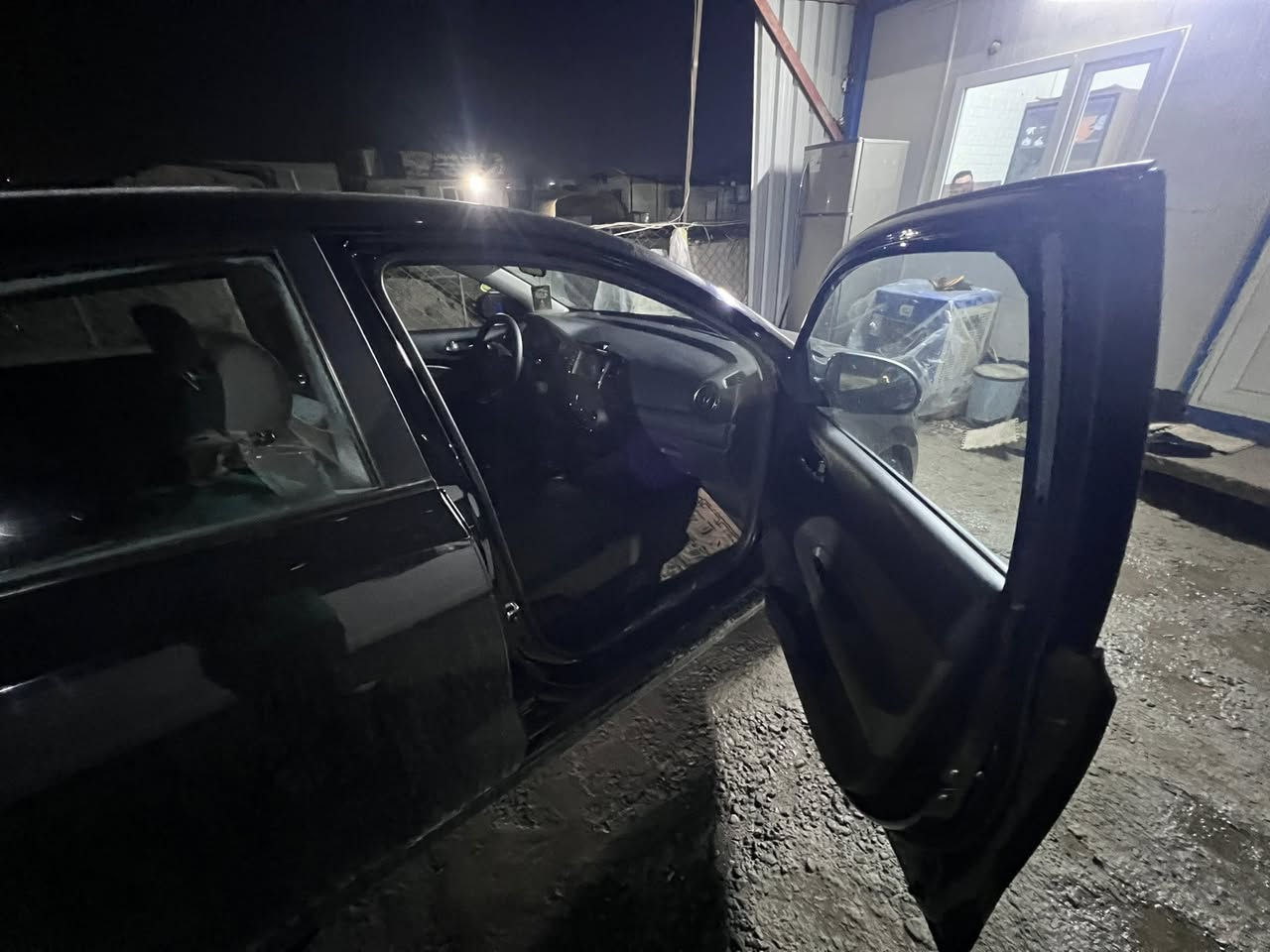 كيه بيكاس لبيع فول موصفات كلين بدون دعم بدون صبغ مديل وحد وعشين  سقف سلايت سعر 120بيها مجال شي بسيط ***********
