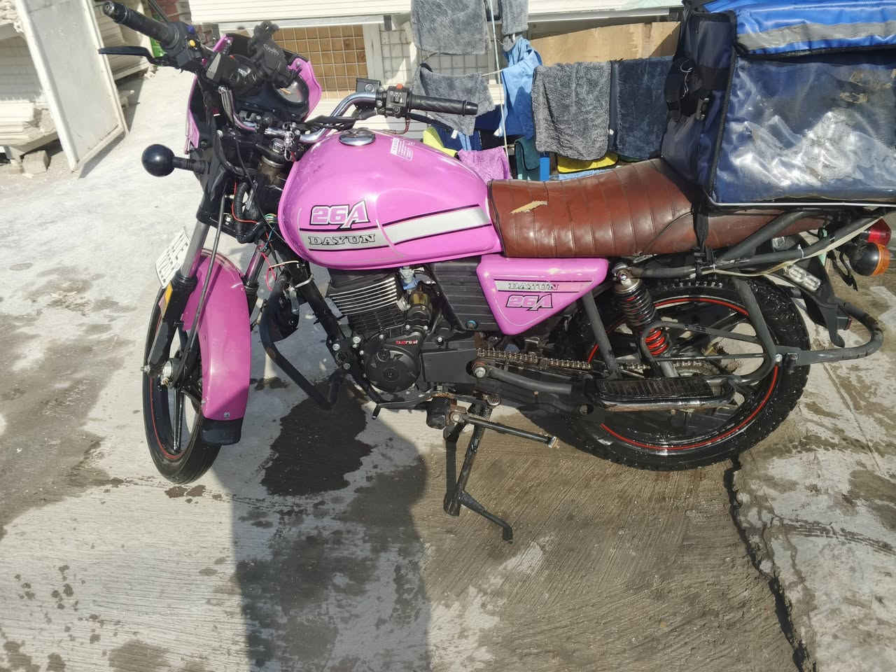 للبيع موديل 23 رقم بغداد
مدبل محرك جديد ماشي 11 الف بس 
سعر ثنين ونص 
***********
