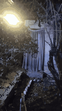 دار للبيع المنطقه زوير الغربي فرع مشروع الماء الدار يتكون من حديقه خارجيه وطارمه استقبال وهول ومطبخ وغرفه نوم الطابق الثاني غرفه نوم المساحه 200متر السعر المطلوب 120,وبي مجال الاستفسار الاتصال على الرقم ***********/***********
