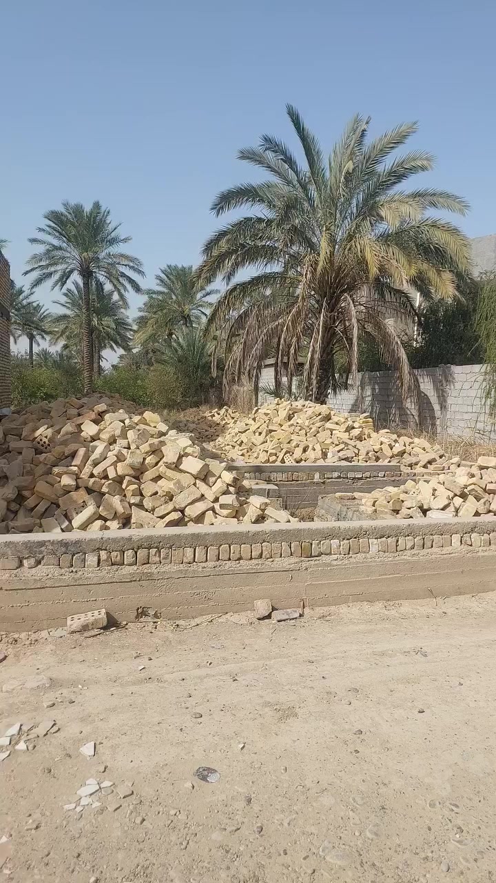 موقع شارع البحجازي
قطعة أرض ١٧٠ م للبيع اساس ٦ دبلات طابوك شبابيك وبوب معة دار  مساحة ١٤٠ تريد ثنين بسعر ١١٠ تريد بيت وحد بسعر ٧٥ تريد قطعة معة مؤاد ٣٨ مليون وقابل للتفاوض للإستفسار الاتصال *********** ***********
