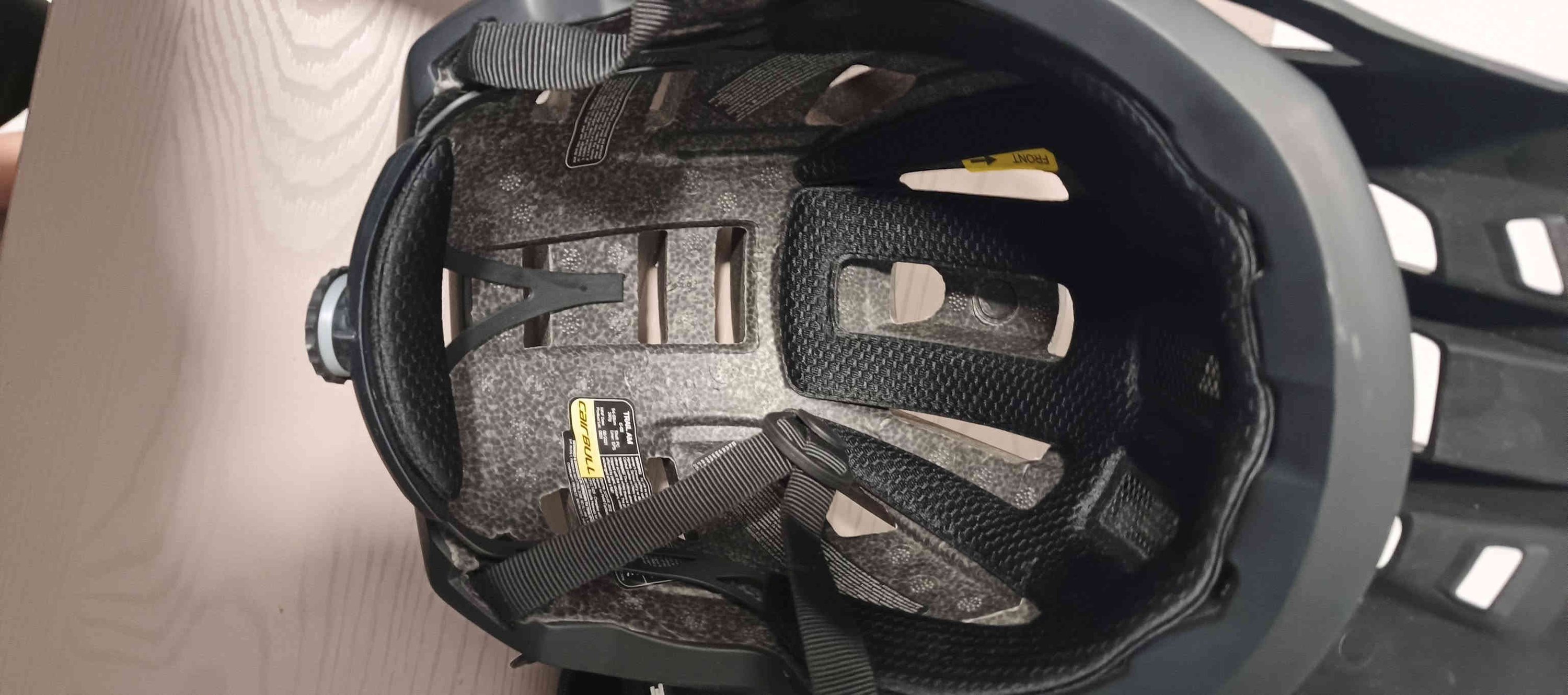 متوفر نضاره scyin تفاعليه مع ضوء الشمس وخوذه اصليه قياس M/L
سعرهن ٣٠ مع التوصيل واذا قطعه وحده ١٥ الف مكاني كرخ ***********
