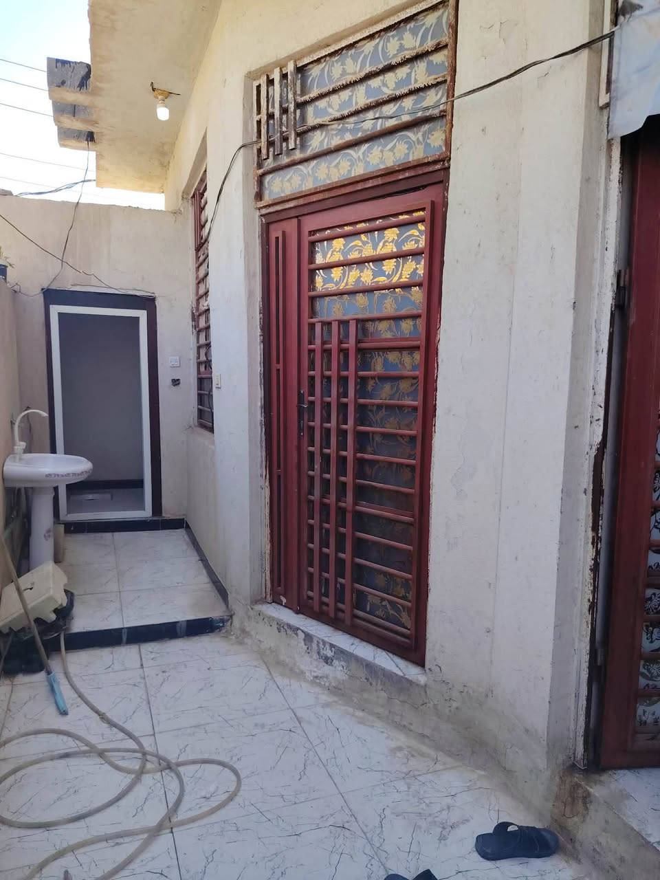 ببيت 120متر زراعي غرفه وصاله ومطبخ وحمام واستقبال وصحيات بيه وصل تطويب عنوان سديناوي قرب مدرسة صفي الدين قرب مجمع بشير بيت ركن السعر 50 وبيه مجال ***********
