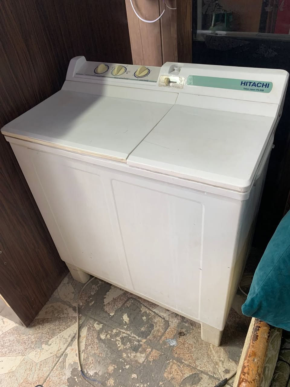 غراض للبيع
العنوان / كاني كردا  الشارع السايدين مقابل المدرسه التركيه 
رقم موبايل ***********
***********
