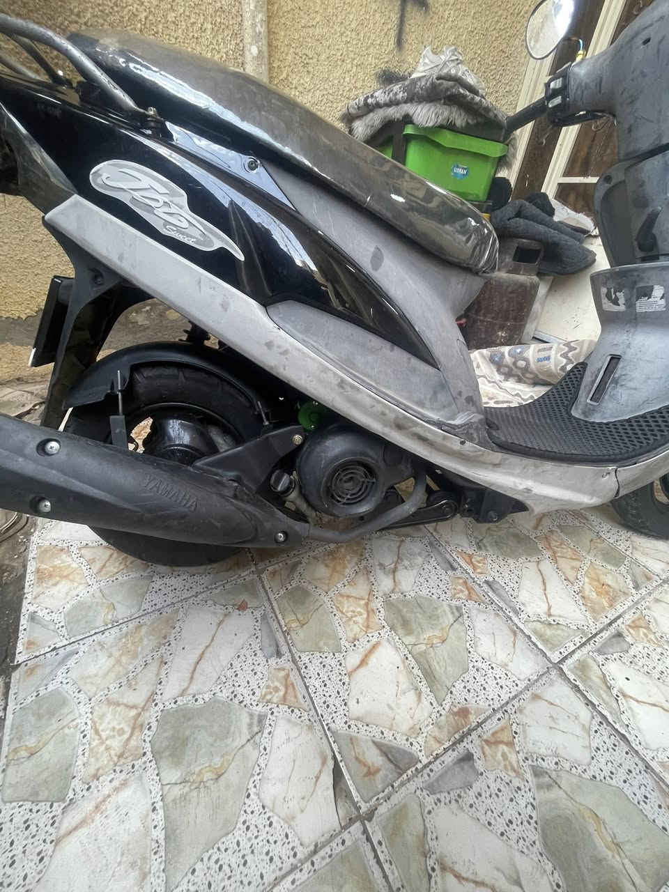 ماكس منغولي كفرات ختم واحد مكينة حلوة شلعة معدل مكفولة نقصها باتري كاعد فقط سعر 425 بيها مجال ***********
