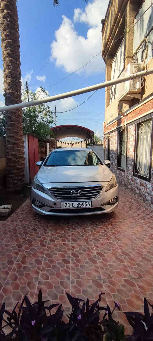 السلام عليكم 
سوناتا 2015  وارد امريكي محرك 2400 GDI  السياره بأسمي رقم سليمانيه الدولي  شرط تحويل   والسنويه لغاية 2028 
الحادث خلفي والجاملغ الامامي اليسرى الصور موجوده 
* اللغد والشاصي  كله مكفول افحص وين متريد 
السياره مناقصها شي الحمد لله محرك  كير  تبريد تدفئه صدر التايرات  كهربائيات كله مضبوطه
مكان السياره  بغداد/ الكرخ 
سعرها 126 $
للاستفسار  ***********
