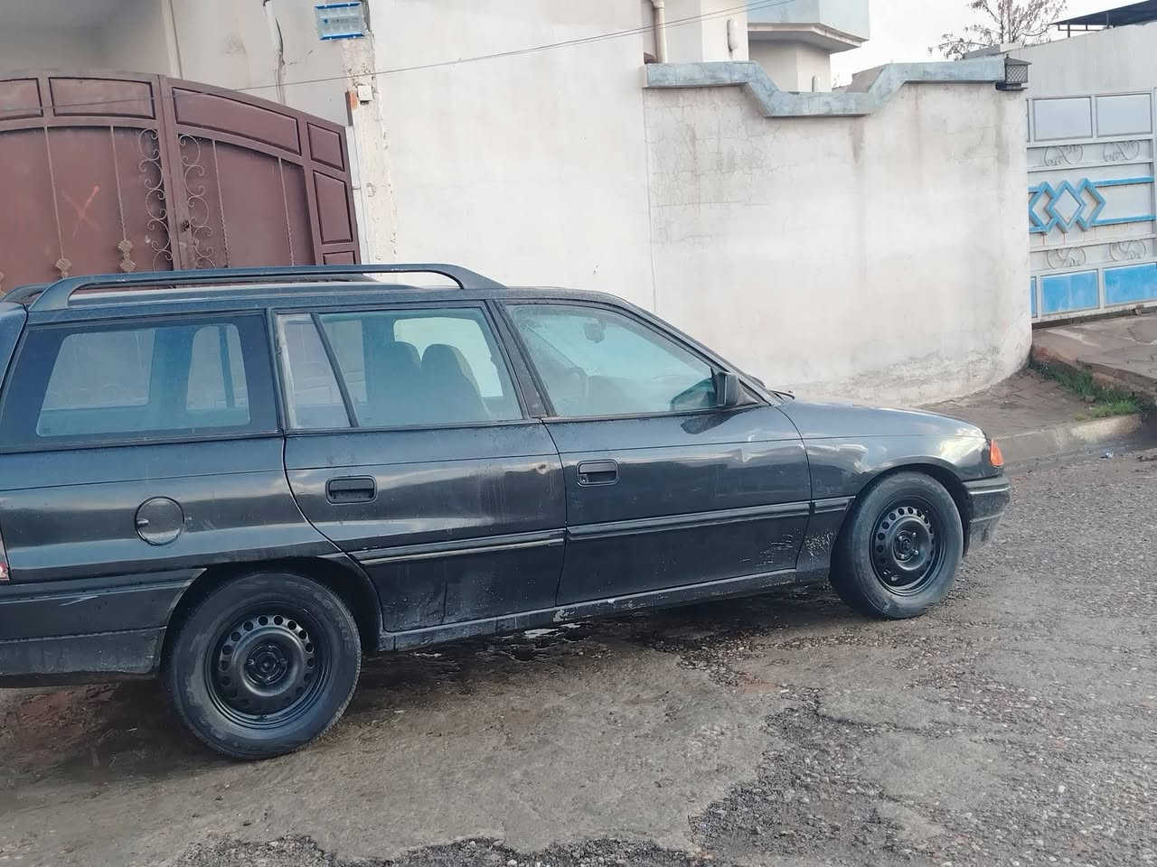 اوبل استرا موديل 93 بدون ضرر بس صبغ جماليه حجم محرك 16 مشروع وطني رقم كركوك دفتر بنزين موجود
***********
