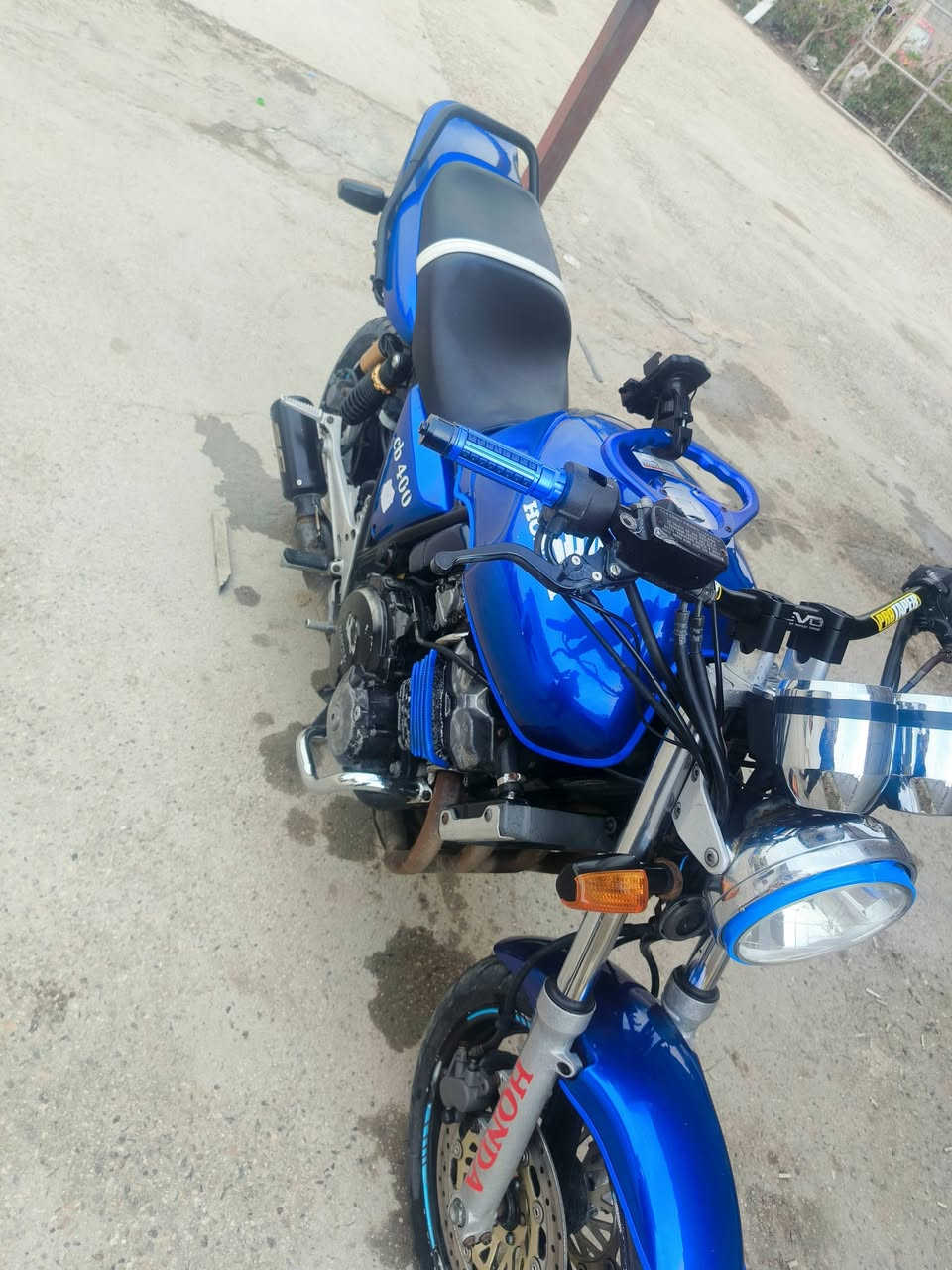 السلام عليكم عندي بطح cb 400 للبيع جيل اول 16 ولف محرك مامفتوح مكفوله +اوراق  معدل 180   يعني دراجه خير من الله السعر 2500 يعني مليونين ونص وبيها مجال وتدللون 🤍 رقمي *********** #الجميع
