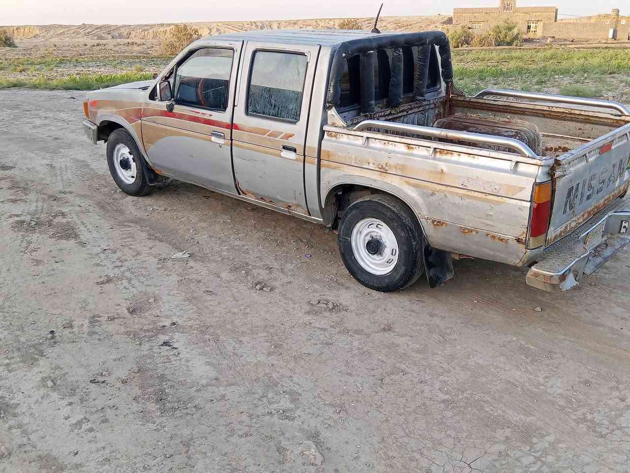 السلام عليكم سياره نيسان للبيع موديل 91 بلادي  رقم بصره مشروع وطني سنويه 2028 شرط تحويل كير محرك شرط مكفولات شاصي مكفول سياره حلوه نضيفه جاهزه مالت جناي شرط لادعمه ولا كلبه سعر 23وبيه مجال بصيط بيع مستعجل ***********  مكان سماوه الخضر
