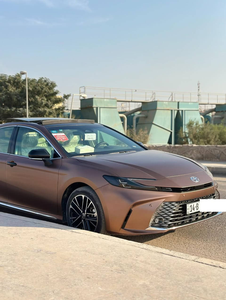 السلام عليكم تويوتا كامري للبيع موديل 2025 السيارة وكالة
ساز 

اعلى فئة بانزين بدون هايبرد GLE السيارة عليها تغليف PPF ضمان عشرة سنوات وايضاً حماية على جميع الجامات من ضمنها الامامية السيارة مصروف عليها هواي وبالعافية على الياخذها عداد الكيلومتر 17,000 قابل للزيادة المواصفات خير من الله وبعدها السيارة بحالة ممتازة واغراض الوكالة موجودة وياها من ملحقات وغيرها من امور السعر المطلوب ٣٣٠ وبيها مجال للمشتري 
رقمي للتواصل ***********
