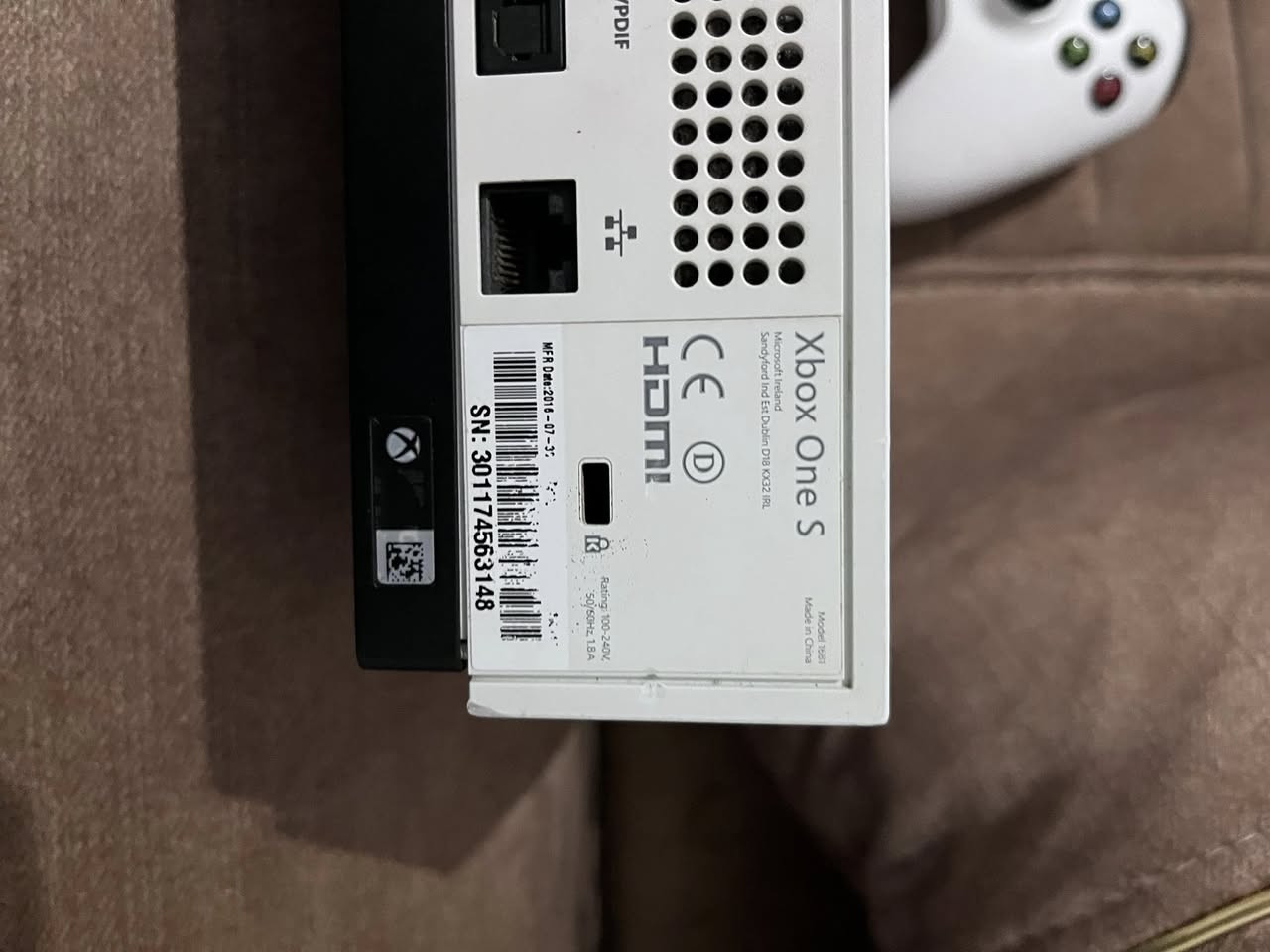 Xbox one S
Etat 8/10 
فيه كونت معمر بليجو مملوكين ماشي تاع قيم باص   ميسخن مايدير لحس تحب تجي لعندي فدار تلعب وتسييه  لي يساوم مليح بصحتو معاه زوج سيديات  
راني في الجي  
0553918361


**إذا كنت صاحب هذا الإعلان وتريد حذفه لأي سبب، رجاءا أرسل رسالة إلى الدعم الفني**