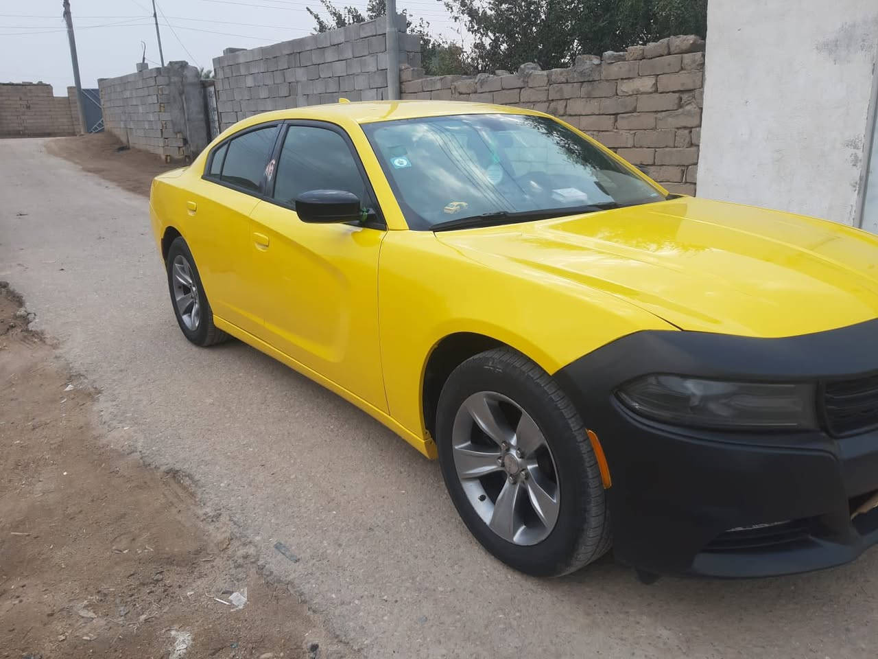 سلام عليكم جارجر للبيع مديل 18اصل السياره كفاله مہَטּ الحادث السياره سرقه جاملغين الماميه فقط بدون حادث اليرباك كله سالم السياره حلوه ونضيفه ومصفره هيئه وغرامات (خط السياره قرنه_بغداد)تخم تاير حداده اكسن مكينه كلها كفاله خير مہَטּ الله سعر السياره 180وبيه مجال وانه بل الخدمه (رقم صاحب السياره)***********)اتصال واتساب متواجد
