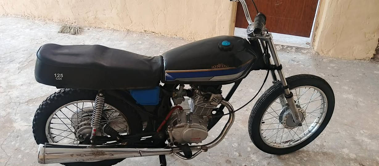 دراجه كلك لبيع شرط معدل وشلعه فول مكاان نجف. رقم صاحب الدراجه++***********
