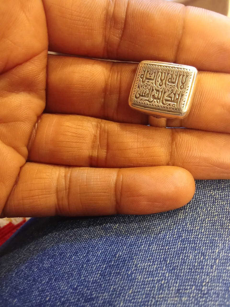 خاتم فضه للمراوس فقط العنده مراوس يتفضل خاص ارسل شعندك


**إذا كنت صاحب هذا الإعلان وتريد حذفه لأي سبب، رجاءا أرسل رسالة إلى الدعم الفني**