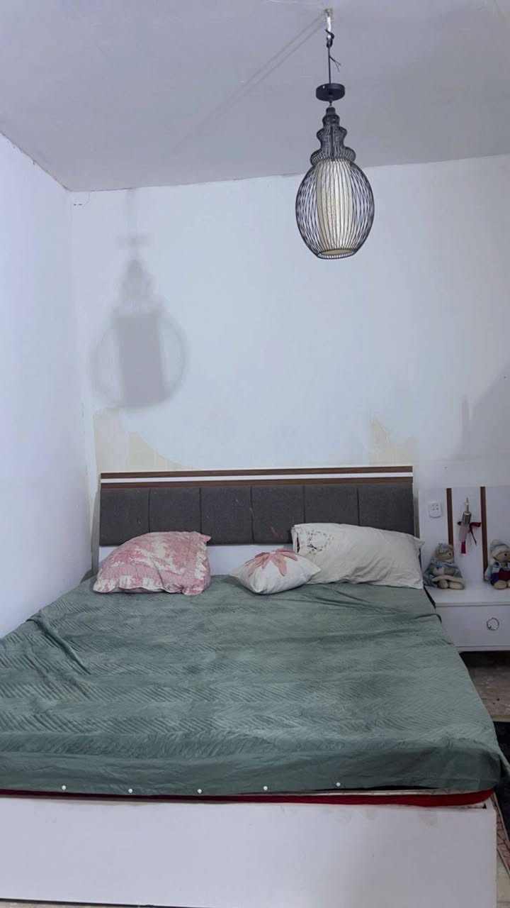 غرفه نضيفه 5 قطع
ضررها الفايبره فقط 
سعرها 250 سعر ثابت
***********
تواصل واتساب
