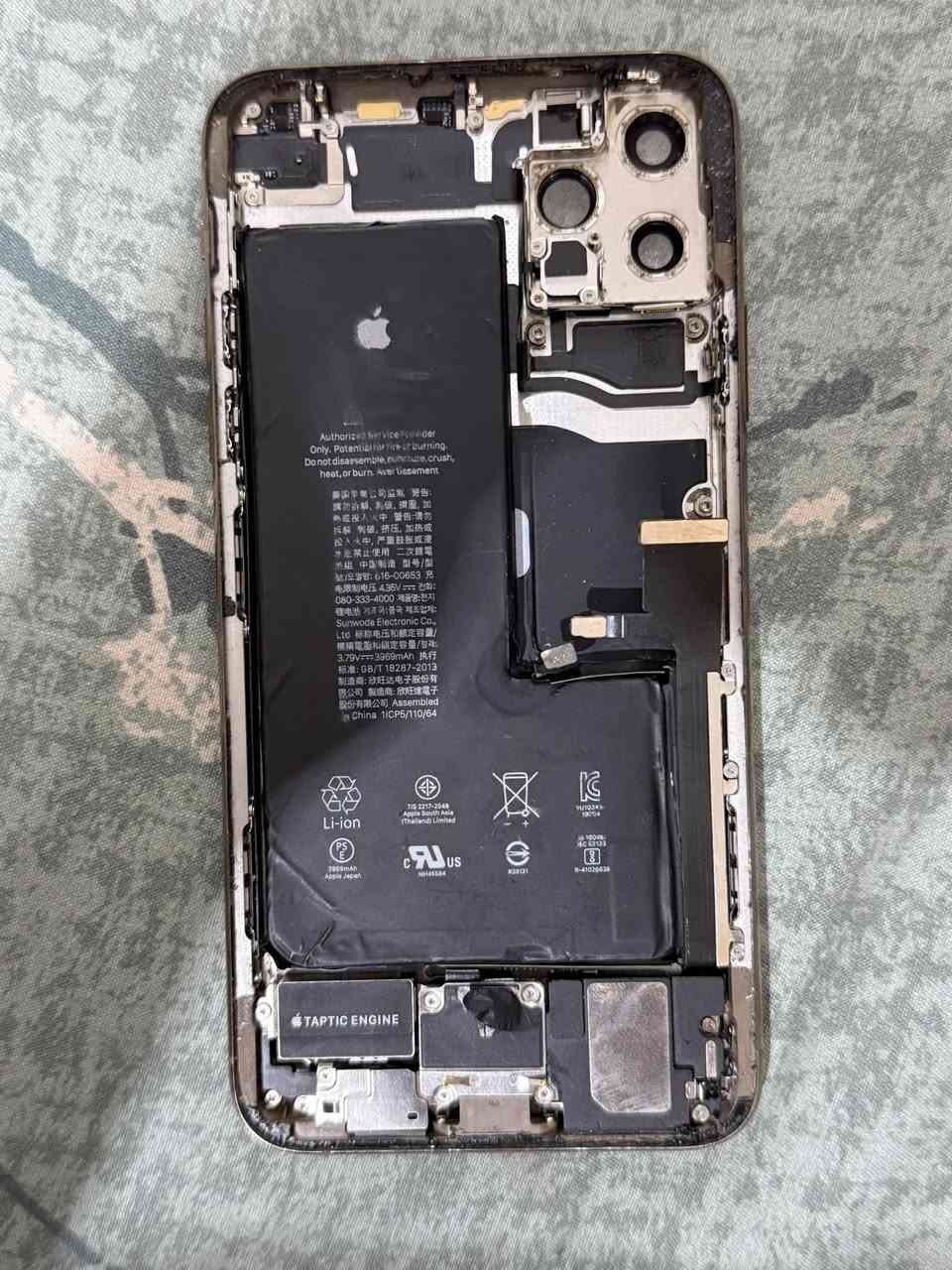 السلام عليكم
غراض تفصيخ مال مبايل 11برو ماكس 
كامره شغاله 
اي شي تحتاجه خلي سعر عل قطعه الي تريده وبيك خير وتدلل 
مكاني بل نجف


**إذا كنت صاحب هذا الإعلان وتريد حذفه لأي سبب، رجاءا أرسل رسالة إلى الدعم الفني**