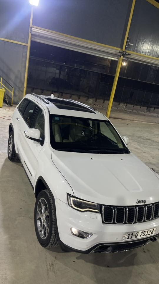 جيب خليجي ٢٠٢١
ابيض
مكفوله عدا طعجه  صغيره باب خلفي
ماشيه  ٨٠ الف ميل
كهربائيات كلها شغاله
كير ومكينه كفاله
تايرات جدد
السعر ٣٥٠ ورقه وبيها مجال بسيط
***********
