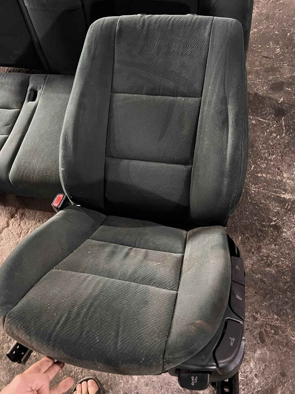 السلام عليكم
كشنات امامي وخلفي ميكانيك نظيف جدا ( حاويه ) 
لون زيتوني قماش

السعر 200 الف 

متوفر توصيل والحجز عل خاص


**إذا كنت صاحب هذا الإعلان وتريد حذفه لأي سبب، رجاءا أرسل رسالة إلى الدعم الفني**