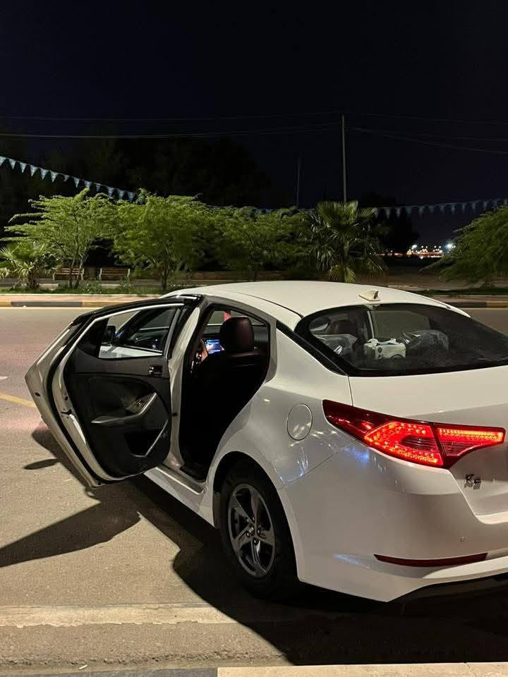 كي فايف موديل١٣متومه طبق الاصل رقم شمالي انكليزي سنويه جديده كفاله كصه جنطه فقط السياره جاهزه تبريد بصمه تشغيل بصمه ابوابجديد
***********
