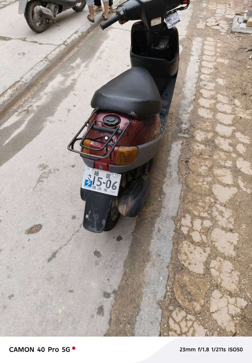 سلام عليكم بطه للبيع مفتوحة نضيفه دبل اشاره بك لايتات هورن كامله سرعه زبانزين كله شغال كهربائياتها كله بلادي للبيع الرقم *********** العنوان كربلاء حي النقيب
