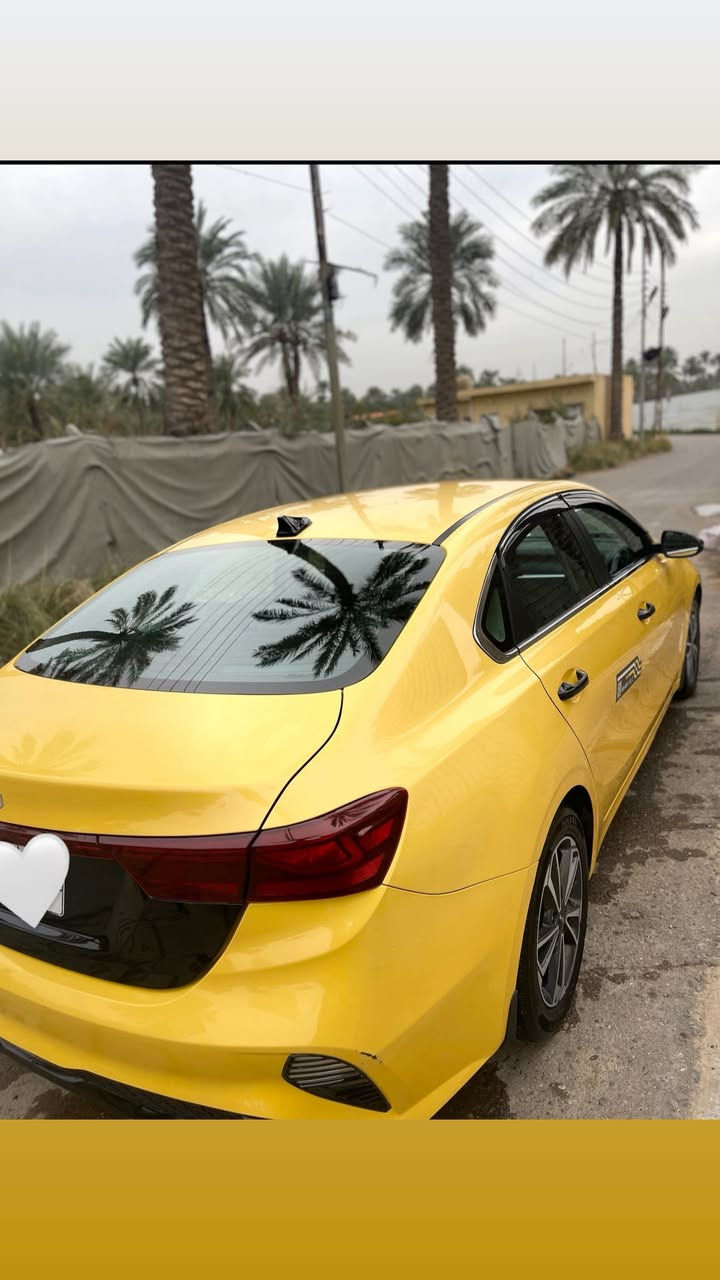 السلام  عليكم للبيع فقط كيا فورتي 2023 وارد كندي رقم بغداد مواصفات 1/2 كير AT مكينه 2000 دوش مكفولات ماشيه 44 سياره خير من الله ما ناقصها  الحادث جاملغ وبنيد  مكفوله من الشواصي والغد  منظومة غاز المكان بغداد 
السعر137  
رقم الهاتف ***********
