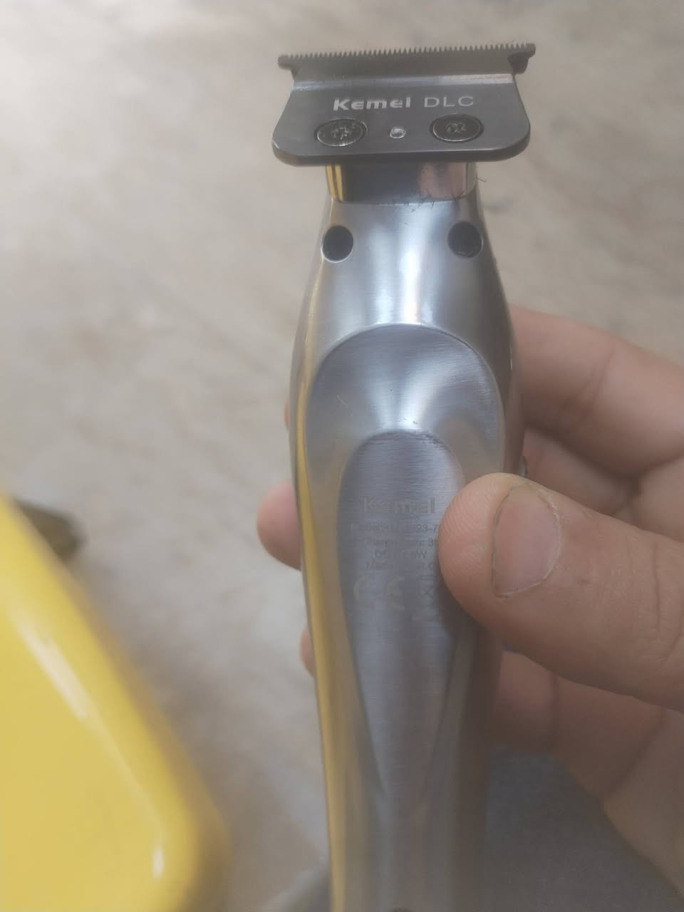 سلام عليكم عندي مكينة للبيع كيمي مستعملة نظيفة فول السعر 20 الاتصال ***********
