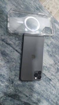 آيفون ١١ برو ماكس • ٢٥٦ • بطارية ٩٦