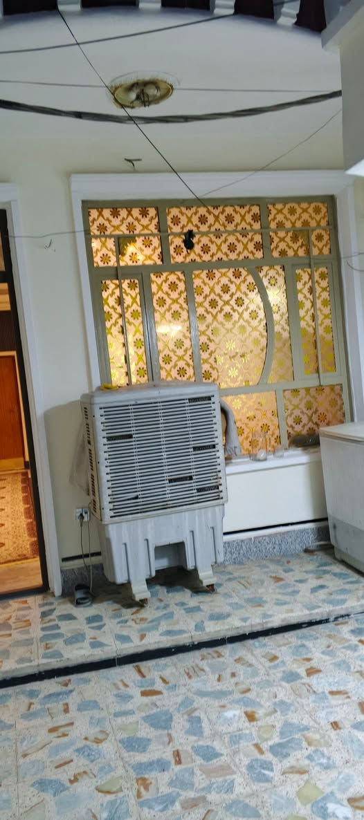 بيت نصف قطعة للبيع ***********
السعر 190وبي مجال
3غرف+حمام خارجي وداخلي
وصالة ومطبخ حار وبارد   واستقبال
العنوان بغداد مدينة الصدر قطاع 55 
الاستفسار والسعر يرجي مراسلة او الاتصال
