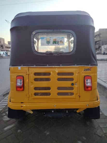 سلام عليكم تكتك موديل 2019 شهر 10رقم سنويه عل  تحويل تستلم لوحات طالعه كنيزي لا تنقيص ولا تبخير تكتك نضافه فول بس دوس بيها صبخ السعر 5800 عنوان مدينه صدر يريدها اتصل ***********
