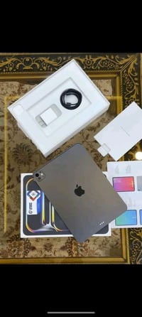 ايباد ١١ برو ٢٠٢٥ معالج M5 بطاريه ٩٨ مشحون ١٢٠ مره بس  سعره مليون ٢٥٠ ...