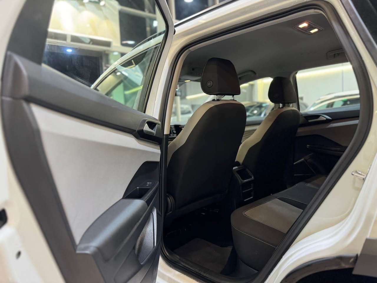 فولكسفاغن
أطلس, Peak Edition SE with Technology, 2024
عدد الأميال : 12,000 ميل
ضرر: قطعتين 
سلندر: 4 سلندر
محرک: 2.0
السعر / اتصل بنا
الكاميرا الخلفية - سقف بانورامي - صندوق كهربائي - التحكم على المنحدرات - مستشعر وقوف - تدفئة المقاعد - بصمة - مسند الذراع - مثبت السرعة - نوافذ كهربائية - شاشة - مراقبة النقطة العمياء - التعرف على إشارات المرور - نظام المفتاح الذكي - التحكم التلقائي في درجة الحرارة - نظام فرملة الطوارئ - مقاعد كهربائية - 6 وسادة هوائية - 8 وسادة هوائية - مصابيح زينون الأمامية - المصابيح الأمامية ليد - نظام الإنذار - قفل مركزي للأبواب - مانع الانزلاق - تدفئة مقود القيادة - إنارة محيطية - أبل كاربلاي - التشغيل عن بعد - ABS - AWD - رادار - ستائر خلفية

العنوان: اربيل - شارع  ١٠٠مقابل  دائرة  الكمارك
***********
***********
***
ڤۆڵکسواگن
ئەتلەس, Peak Edition SE with Technology, 2024
ماوەی ڕۆیشتن : 12,000 ميل
بۆیاغ: 2 پارچە
پستۆن: 4 پستۆن
بزوێنەر: 2.0
 نرخ / پەیوەندی بکە
کامێرای دواوە - پانۆراما - سندوقی کارەبایی - ڕاگری نشێوی - حەساس - گەرمکەرەوەی کوشن - بەسمە - ڕاگری مەچەک - دیاریکرنی خێرایی - جام کارەبایی - شاشە - ئاوێنەی ڕادار - ناسینەوەی هێماکانی هاتوچۆ - سیستەمی کلیلی زیرەک - کۆنترۆڵی پلەی گەرمی ئۆتۆماتیکی - یاریدەدەری برێک لە کاتی فریاکەوتن - کورسی کارەبایی - 6 پەڕەشووت - 8 پەرەشووت - لایتی پێشەوەی زینۆن - لایتی پێشەوەی لید - سیستەمی ئاگادارکردنەوە - قوفڵی دەرگاکان - کۆنتڕۆڵکردنی خزان - سوکان هیتەر - ڕووناکی دەوروبەری ژورەوە - ئەپڵ کارپلەی - شەغال - ABS - AWD - ڕادار - پەردە

  ناونیشان: هەولێر  شەقامی ١٠٠م بەرامبەر گومرگ
***********
***********
*** أربيل, العراق
