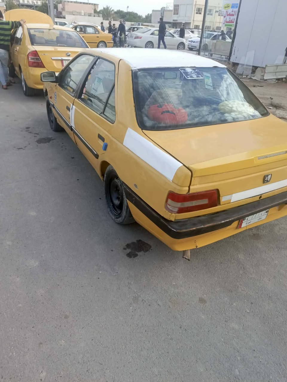 السلام عليكم بيجو 405 موديل 13 رقم الماني تحويل فقط هيه وغرامات عل مشتري سياره جاهزه  مابيه نقص السعر 14 ورقه وبيه مجال قليل مكان السياره ناصرية مركز الشراي ينتصل مكلف بل نشر ***********
