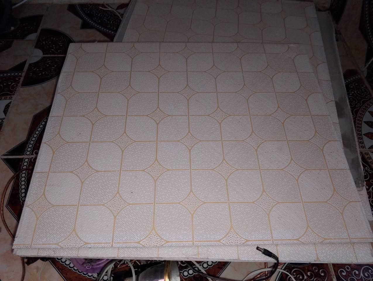 سقف ثانوي للبيع غرفه كامله 3.500X5 خاص او رقم هاتف ***********
