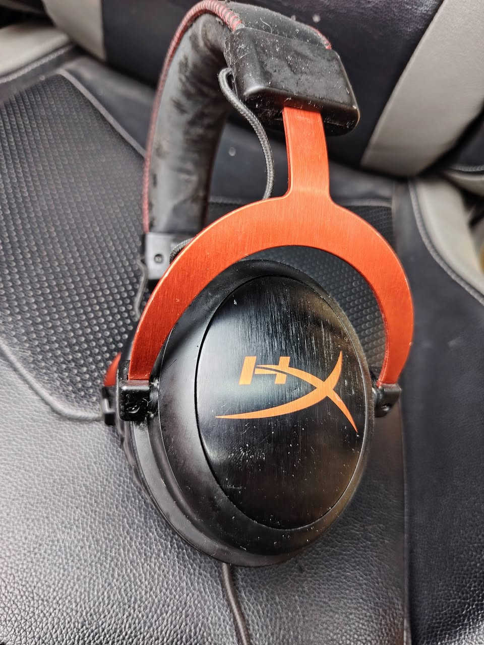 سماعه هايبر بااله اصليه
مستخدمه


**إذا كنت صاحب هذا الإعلان وتريد حذفه لأي سبب، رجاءا أرسل رسالة إلى الدعم الفني**