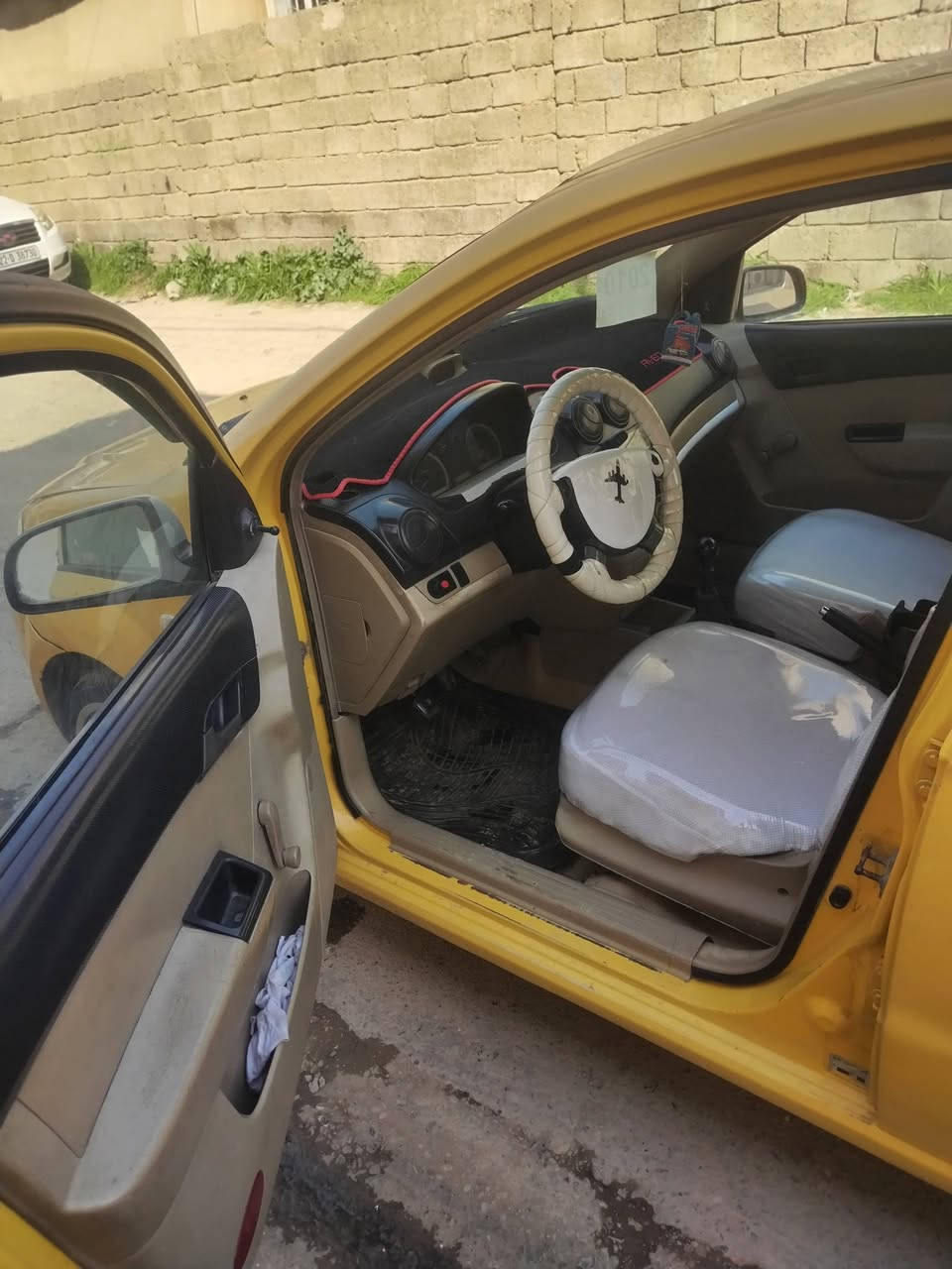 افيو مؤسسة موديل 2010
محرك استرة وكير شرط
سنوية هزة جديد 
شرط الوكالة والتحويل
هيئه وغرامات صفر
ضرر امبدل جاملغ وبوند 
بدون دواخل
السيارة جاهزة طخم تاير جديد امامي خلفي جديد
السعر  56وبيها مجال 
العنوان: موصل الجانب الأيمن 
رقم الهاتف:  ***********
