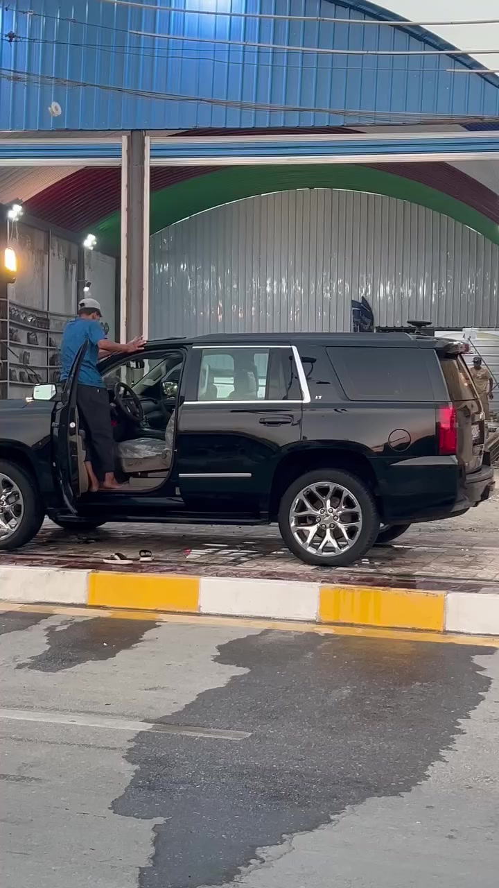 السلام عليكم 
للبيع فقط بدون مراوس تاهو 2017 خليجي وكالة المنصور نص مواصفات : LT 
كراسي كهرباء 3 دكم 
قاصه 
فرس وسطي 
ويل كب بريمر 20
تبريد مركزي 
شاشه كبيره 
كامره دواره 
تحكمات تبريد خلفيه 
رادار 
تنبيه 
نضام السير ع الخط 
محرك 5.3
حساسات 
مري كهرباء 
كروس سرعه وتحكمات 
مانع تزحلق
ليد امامي خلفي 
لايت عدسة زنون متحركه 
كشاف زنون 
سبعه راكب 
السياره مكفوله عامه جديده بمعنى الكلمه 
رقم ربيل الجديد جديد سياره جاهزه 
شرط التحويل  هواي بيه مواصفات حلوه 
السعر 355 وبي مجال 
العنوان ناصريه مركز 
***********
