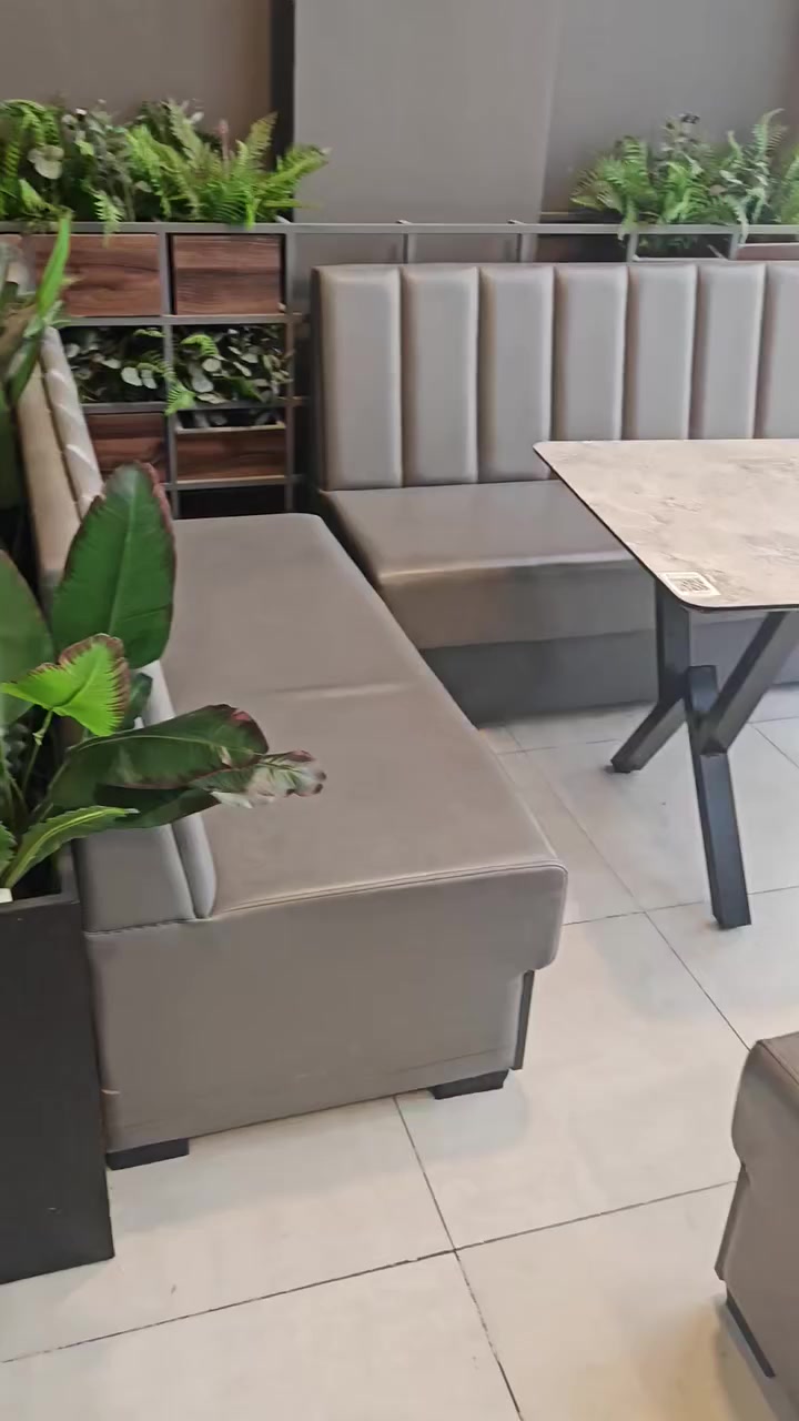 سلام عليكم. اثاث مطعم كامل للبيع جديد ونظيف وتركي 
ميز ٨٠*١٢٠.....١٧
ميز ١٦٠*٨٠..... ٨
ميز ٠٧*٧٠ عدد...٦
كرسيي....٨٠
قنفة ١٨٠ عدد....١٦
قنفه ١٤٠ عدد ....٦
السعر الكلي ٦ مليون وبي مجال
والخضار الصناعي والسنادين سعرهن ٣ مليون وبيهن مجال
*********** للاستفسار
