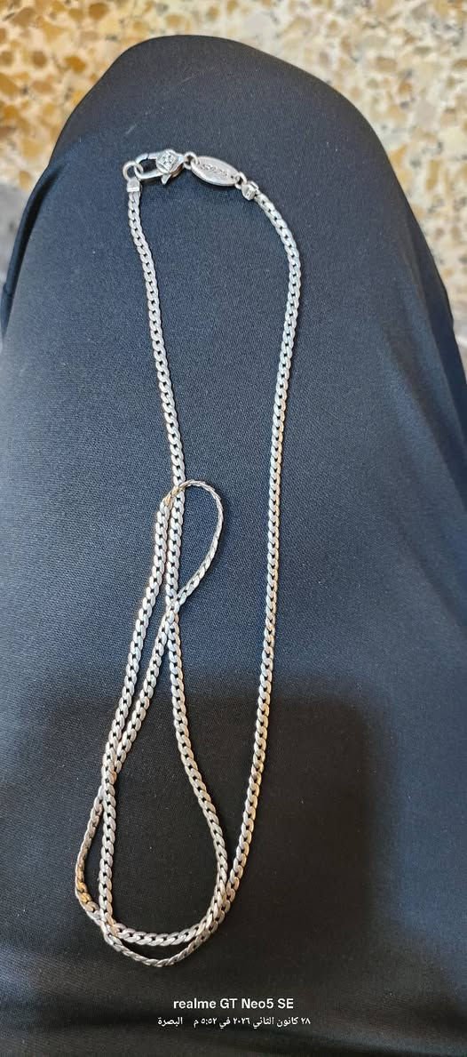 السلام عليكم فضه 925 الغرام 5 مكاني بصره ***********

