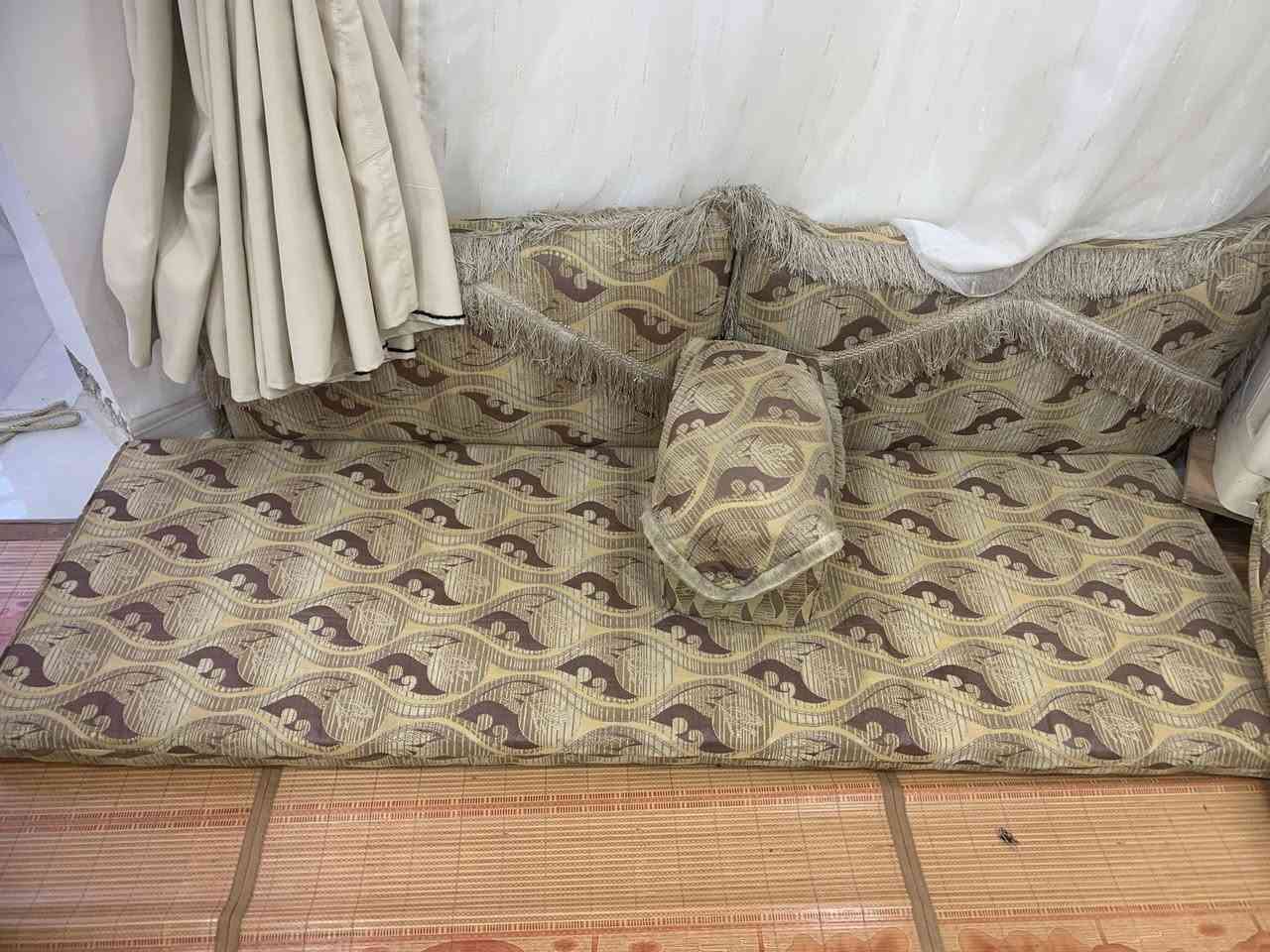 سلام عليكم
جلسه عربيه سعودي نظيفه جدا لانازله ولابيه ظرر سعره ٢٢٥ وبيه مجال مكاني كربلاء *********** تكفي قياس ٧&٤
