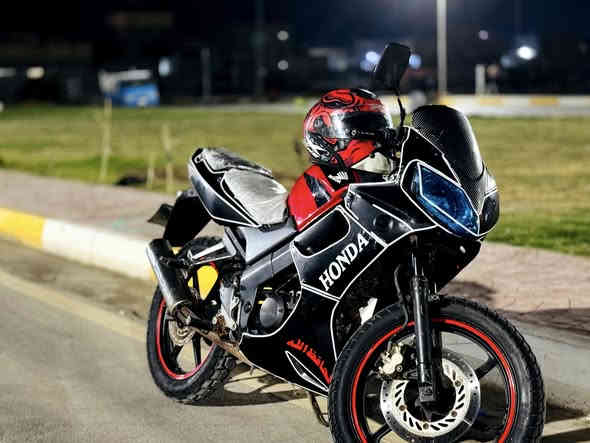 السلام عليكم 
دراجه #سي #بي #أر #بطح 125
دراجه خير من الله كله بلادي 
سبانه ممدوده عليهه يعني كله بلاد 
زوج تايرات جدد صالنصه رياضي جديد 
دراجه كله شغال مابيه اي نقص  
#ب 775 وبيهه مجال 
واسط قضاء #الزبيديه
***********
