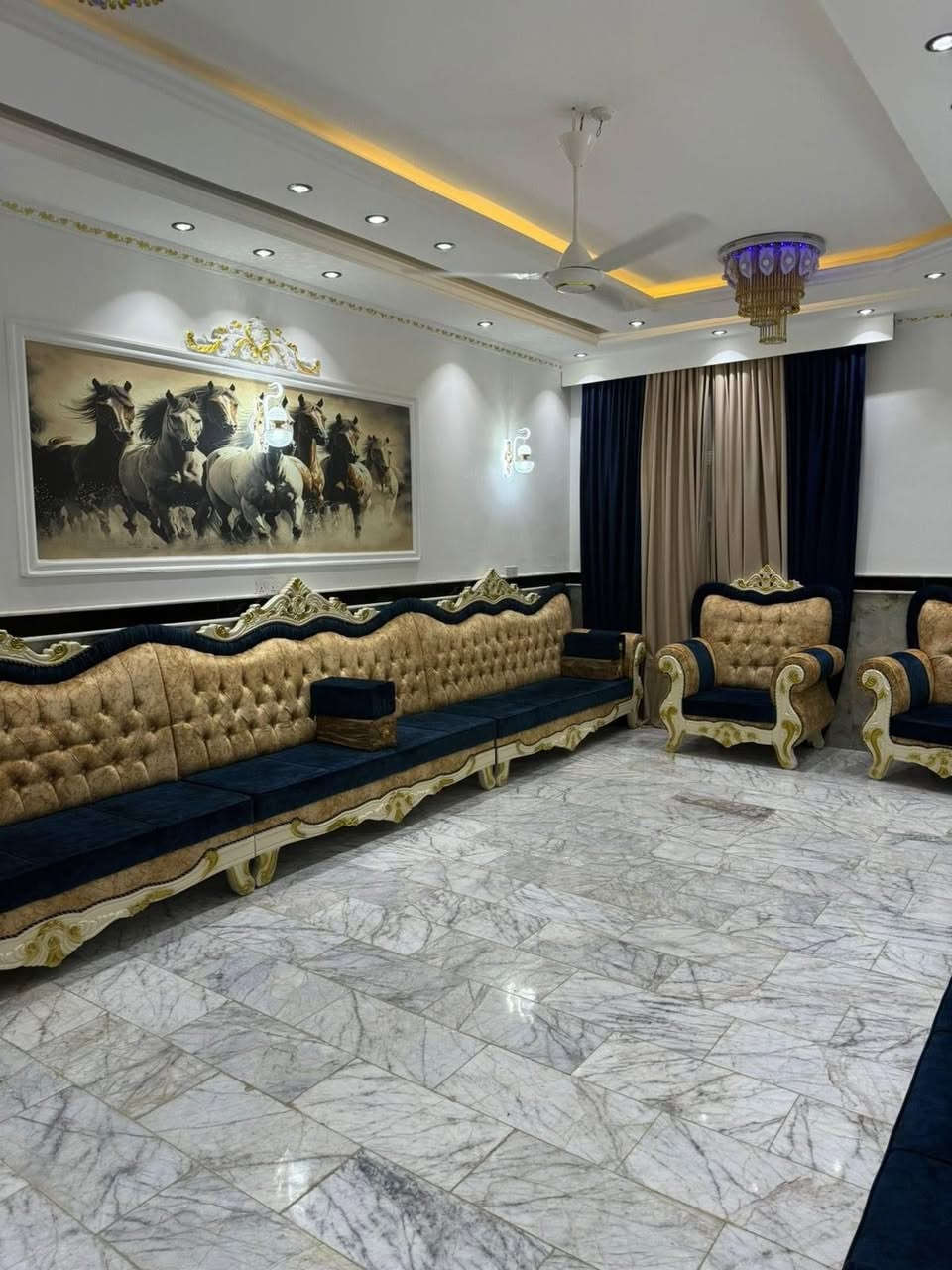 الســلام عليــكم
دار للبــيـــع
زراعي سنــد25
المساحــه 750م
العنوان🌏/ حله ورديه خارج خلف شركه ابو كيره
محتويات الدار⛺️/ 4غرف نوم وهول 2واستقبال ومطبخ وحديقه جانبيه 550م وكراج سياره 
بناء حديث وخدمات كامله وخريطه مميزه بأشراف هندسي🏫
بسعر جداا مناسب😍

الـــاــاـ ســتــفــســار اكـــثــــر زيـــارة مكـــــتب القـــــــلعـــة 
المـــكـــان حـــلـه ورديـــــه خــــارج قـــبــل مــجــمــع
الــوُرديــــه الطــبـــي…
مكـــــتب القـــــــلعـــة 
مـــريـــح و مــــضمــون ——
 ***********  ريـــاض الــبــكـري
‏‭0781 448 2411‬  قـــاســـم الــبــكــري
