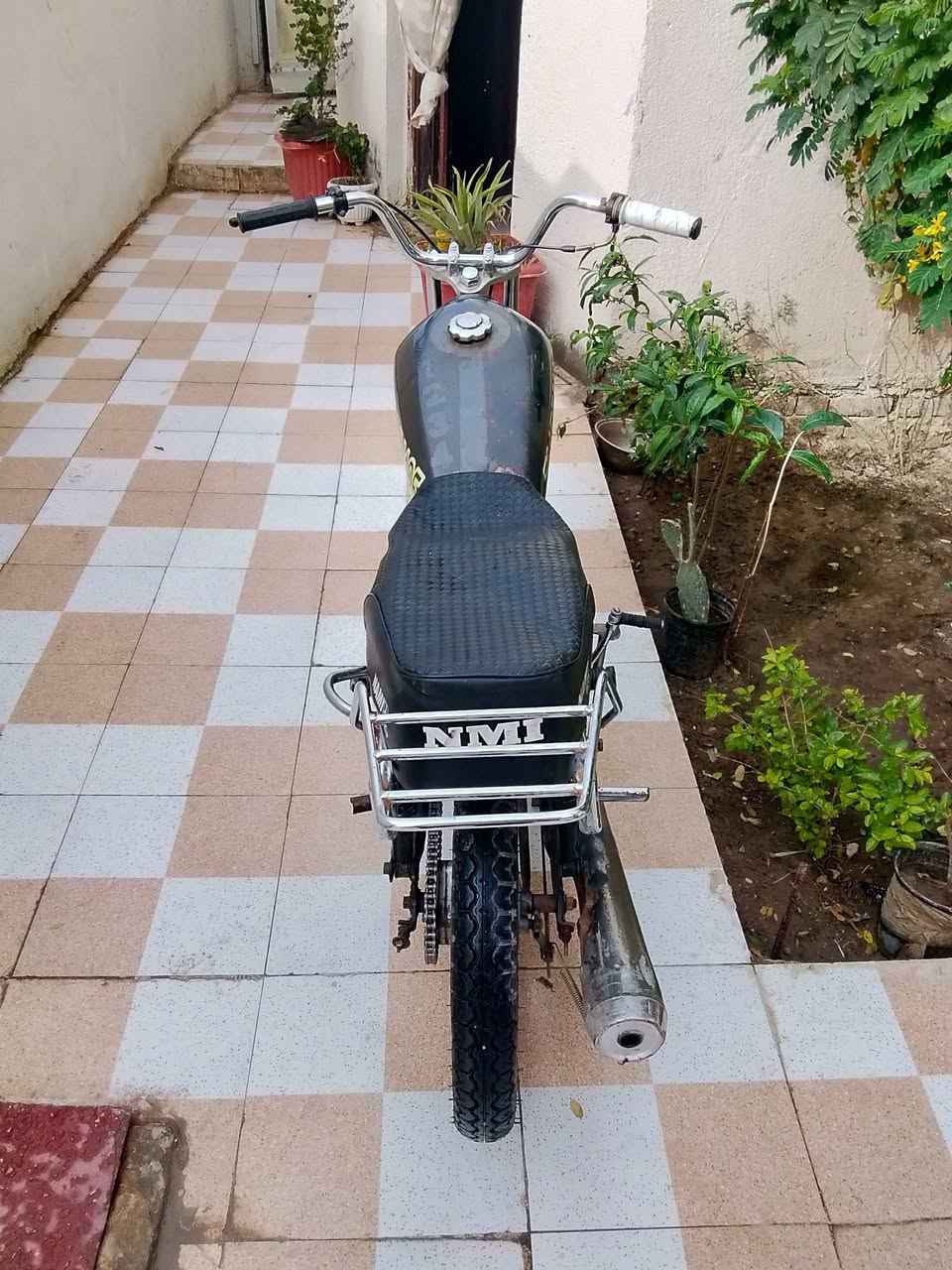 نامه البيع كلك كلك مكفول عشارين سعر 350 العنوان ناصريه يم حي الصناعي مقبيل العمل مال الغاز ***********
