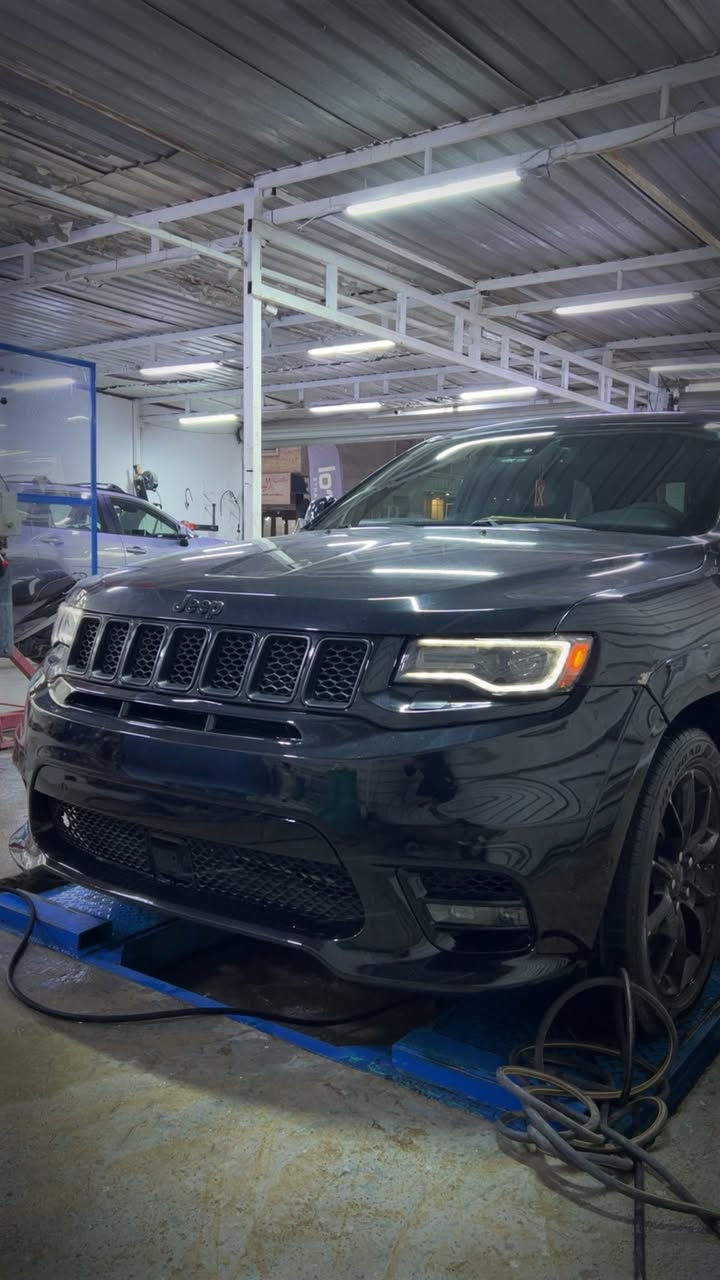 السلام عليكم
جيب سومت 2015 
محرك 3.6L سته سلندر بدون جكات وتو ويل بلاد
فول مواصفات 1/1 
تو ويل / بانوراما / شاشه جبيره / تدفئه اربع مقاعد / تبريد مقاعد الاماميه / تدفئه ستيرن / تعتيم بلمري / رادار امامي / رادار جانبي / حساسات امامي خلفي / سفتات ستيرن / جنطه كهرباء / دبل كزوز / سستم صوت هارمن كاردن صوته كلش عالي ومحيطي / تبريد قطعتين / كشنات ميموري / دشبول سومت تطريز / تضام ايكو نضام سبورت / لايت زينون / كلوب طوارئ بلجنطه / السياره جديده مابيها لاجيك انجن ولاشي محركها مكفول وكيرها مكفول رقم بغداد تحويل ثاني يوم
ضربتها سطحيه لادواخل ولاشي بيها صبغ جاملغ امامي صفحه السياق وباب السايق وخلف السايق فقط
مكان السياره بغداد الدوره 
السعر 185$
***********
***********
