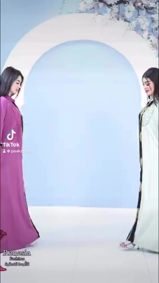 ‏وصلت لدينا أحدث الموديلات دراعة الخليجية حصريا من محلات بنت الباشا يوجد سبعة موديلات وستة ألوان ذات قياسات للحجز اتصال على الرقم *********** العنوان كركوك طريق بغداد مجمع منصور تجاري مجاور محل انستي يوجد خدمة التوصيل
