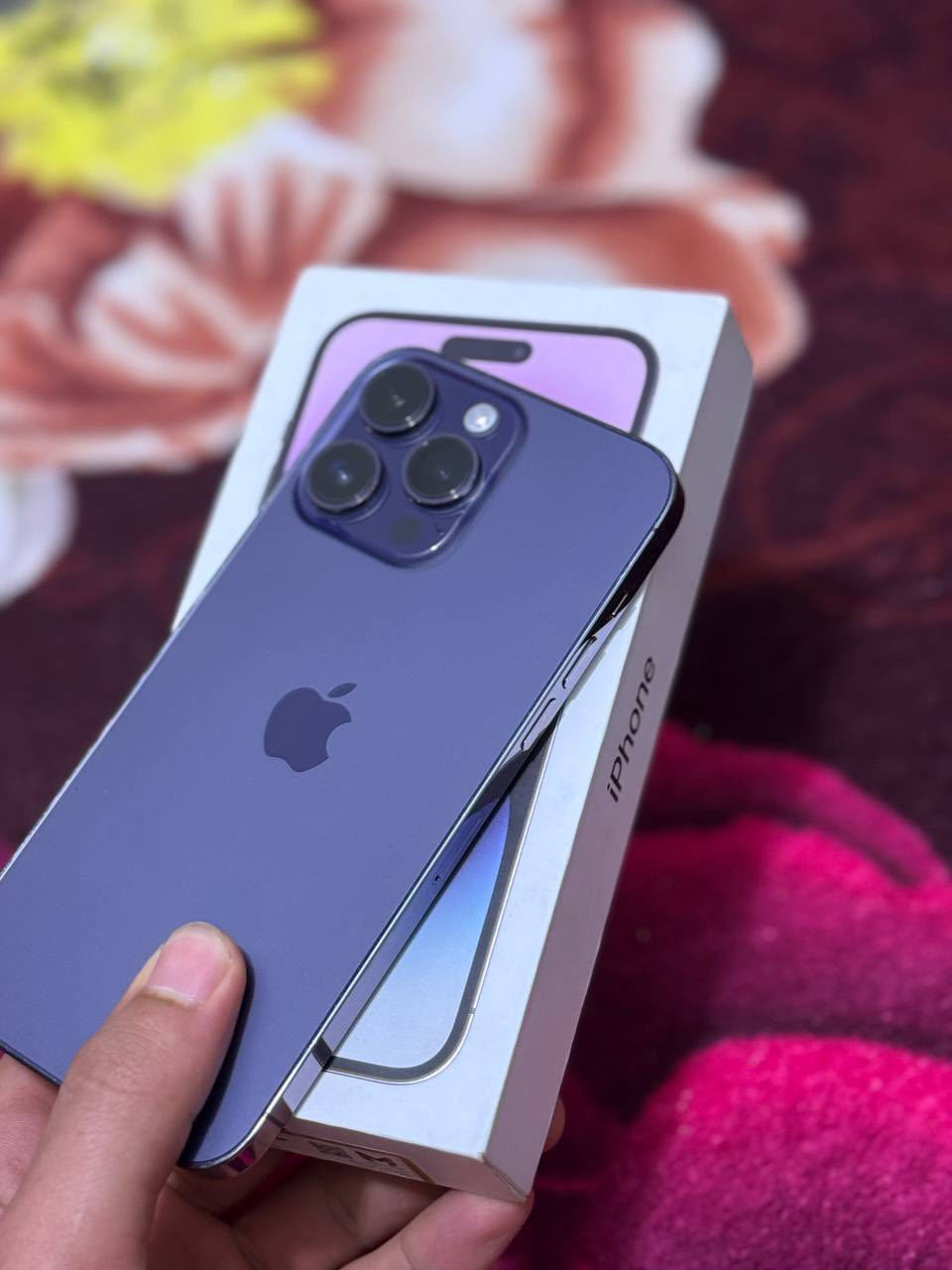 السلام عليكم للبيع ايفون 14Pro Max عربي AA/A ماستر  ذاكرة 256بطارية 100 مستبدل شاشة وبطارية وكالة الشاشة الوانها طبيعيه وحلوه ولمسها سلس ملحقاتة كارتونه  مطابقه مكاني كوفة ناحية العباسية
*********** السعر /665
