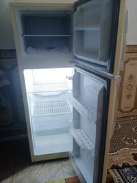 ثلاجة • نضيف حيل • للبيع