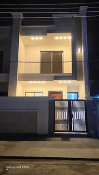 بيت ١٠٠ متر للبيع  07719833840 الموقع الصحفيين الشارع المقابل للمجمع ا...
