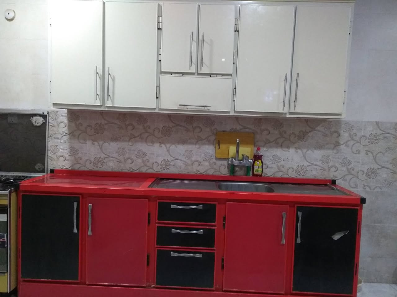 غراض بيت تسكام مستعجل على بيعتهن ***********
