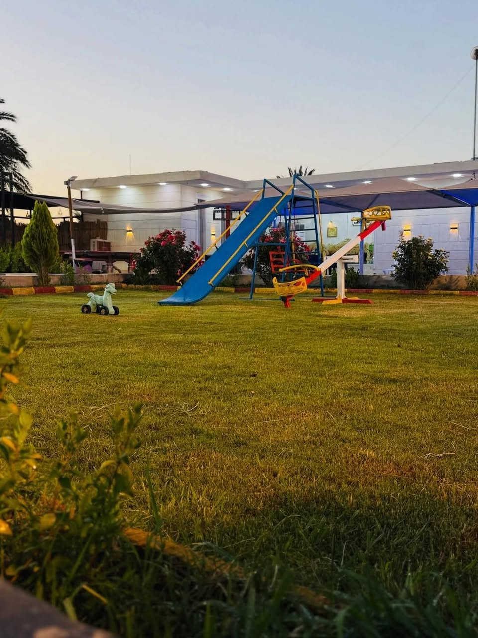 إذا لحد الآن ما جربتوا💚مزررعه عشق💚
فأنتم فعلًا فاتكم مكان يستحق الزيارة ✨

من أول لحظة تدخل للمكان تحس براحة وونس غير،
وكل تفصيل بي يخليك تستمتع بوقتك بدون ما تحس شكد الوقت مر بسرعة 🌿

الأجواء مرتبة، المكان يفتح النفس، والجمعة هناك إلها طعم مختلف فعلًا 🤍
مو مجرد مكان تقضي بي وقت… لا، تجربة كاملة تخليك تطلع مرتاح وتفكر ترجع مرة ثانية.

لهذا إذا تدورون مكان يغير جوكم ويخلي يومكم أحلى،
فـ مزرعة عشق تستحق تكون وجهتكم الجاية 🔥

📍 صلاح الدين – قضاء بلد
📞 ***********
✨ بعض الأماكن تنزار مرة… إلا عشق، تنحب من أول تجربة✨
