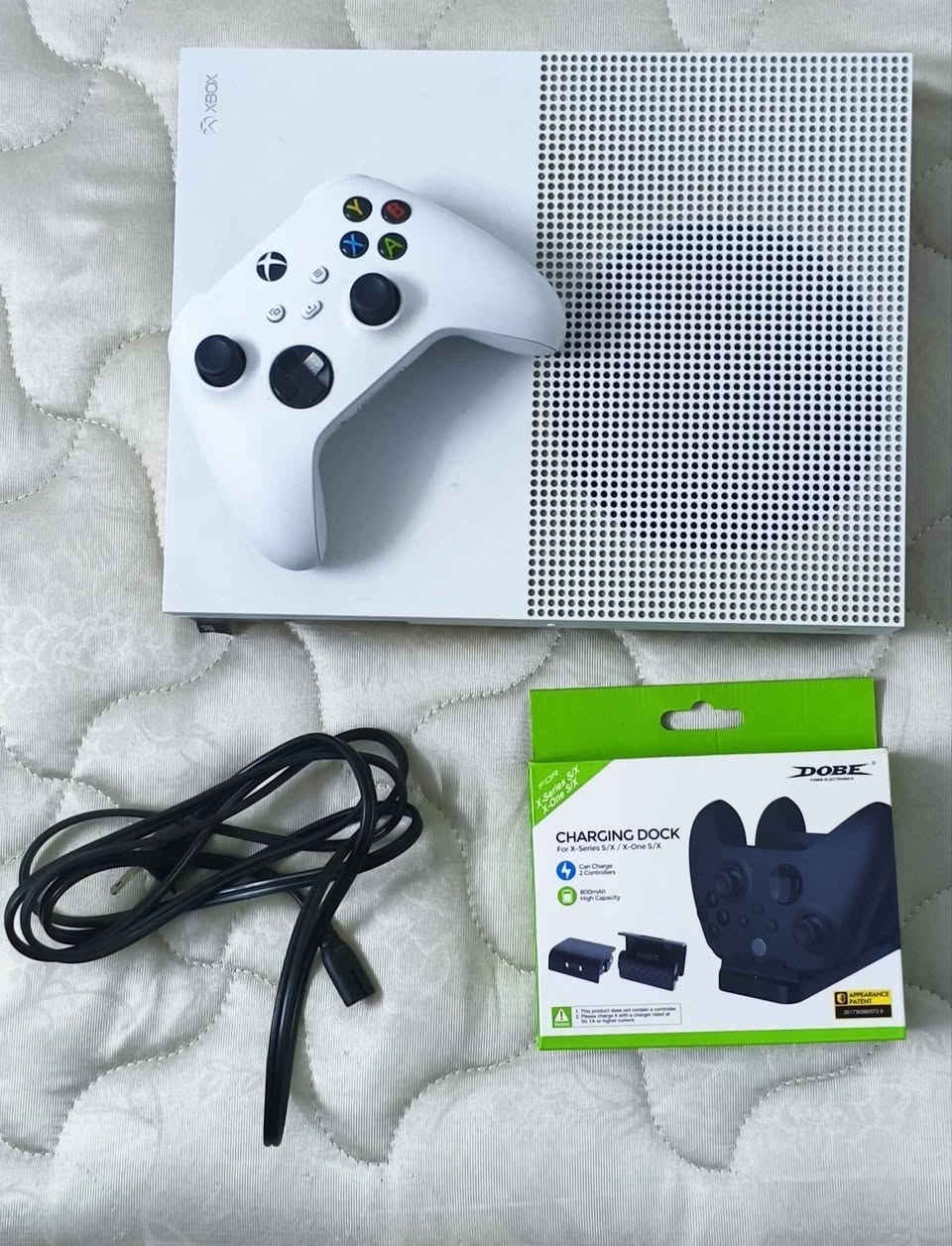 Xbox one s كلش نظيف حتى ستيكر شركه وياها 
ملحقاتها 
يده اكس بوكس سيريس xbox Seres 
بطاريه ويه قاعده مالتها بيها دبل بطاريه لليده او جويستك
مكاني كركوك 
توصيل محافضات ماعندي كركوك, العراق


**إذا كنت صاحب هذا الإعلان وتريد حذفه لأي سبب، رجاءا أرسل رسالة إلى الدعم الفني**