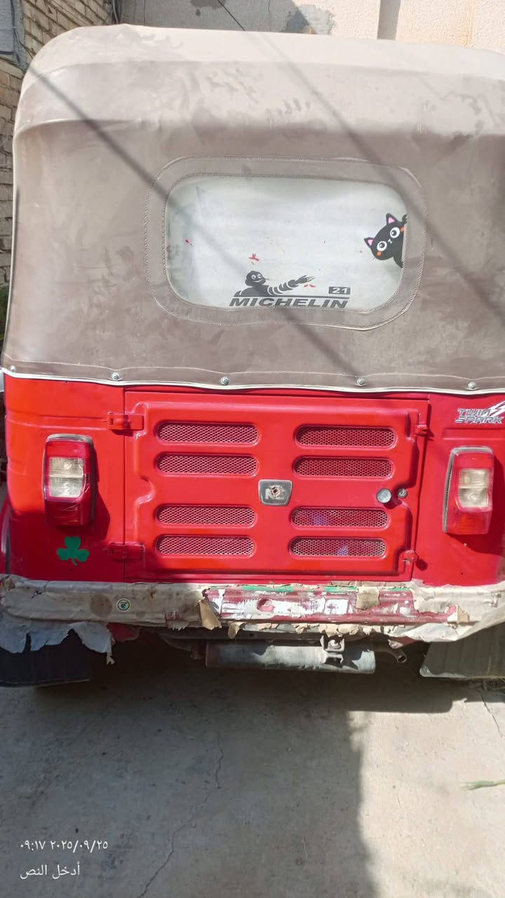 السلام عليكم تكتك للبيع 2018 جاهزة للشغل مكينة خير من الله ودوشمة جديدة بيها سنوية باقي على استلام اللوحات السعر 4,250 أربع ملايين وربع وبيها مجال فقط بيها ضربة بسيطة باللغد الأيمن بغداد حي التراث للإستفسار *********** .
